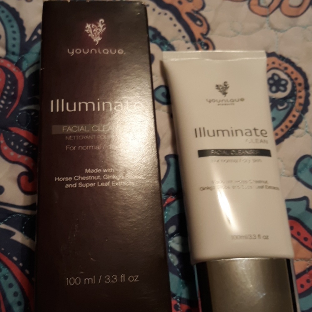 Younique Illuminate Facial Cleanser
